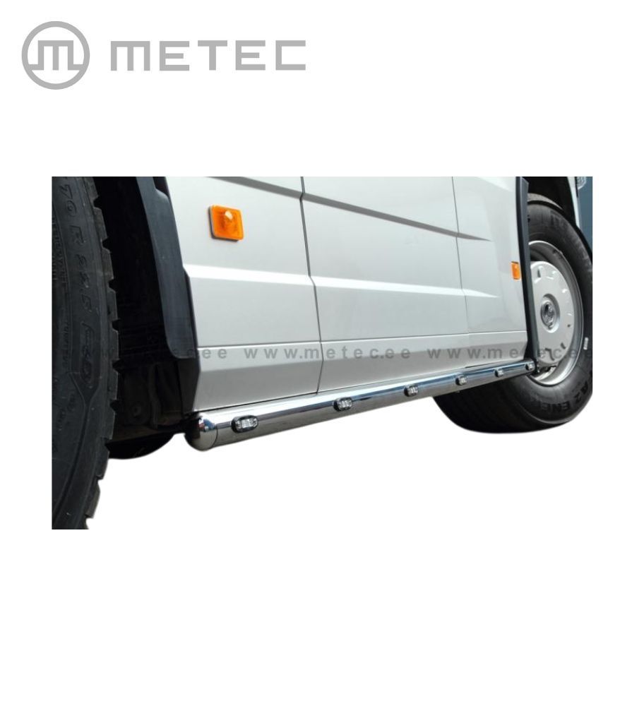 Barre latérale S-Liner VOLVO FH 2013-2020 3800MM  Feux de positions  - 1