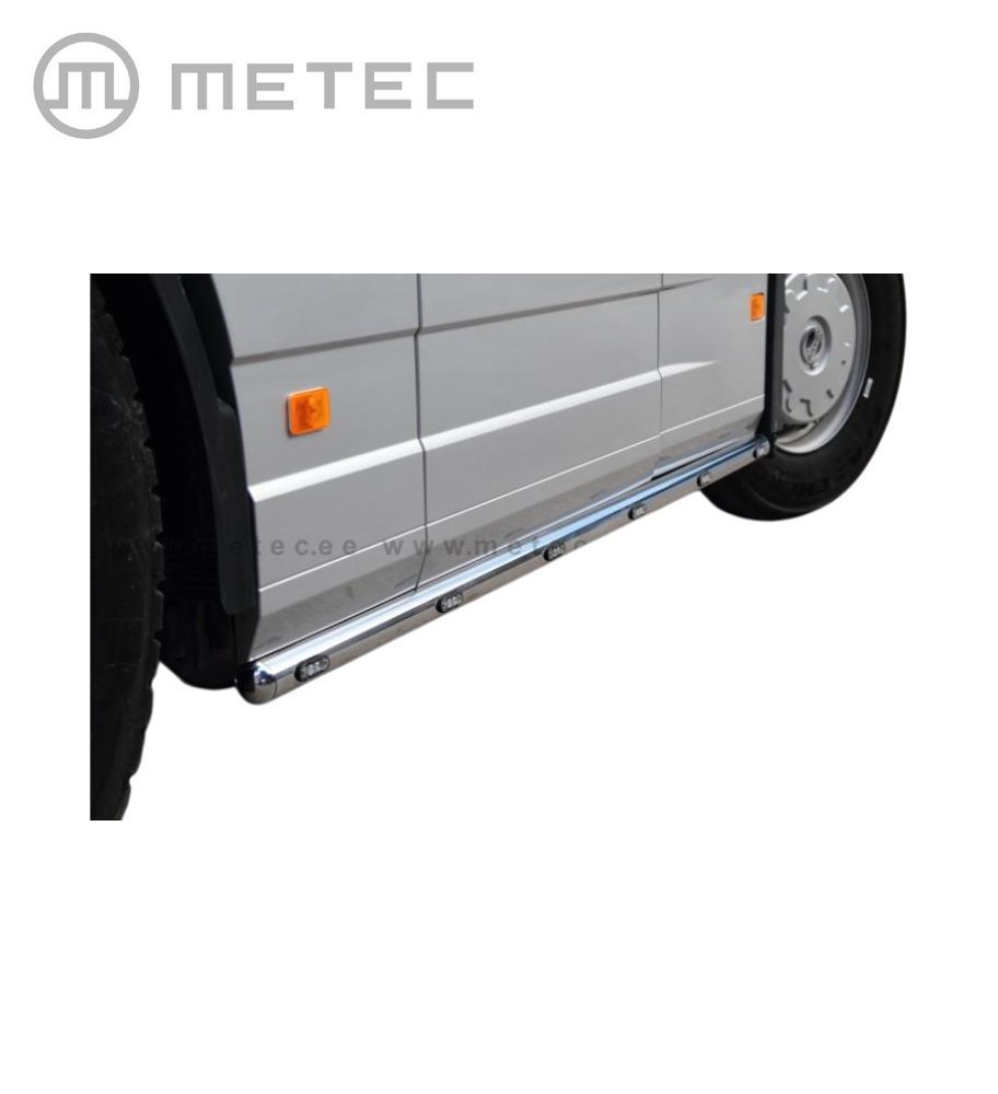 Barre latérale S-Liner VOLVO FH 2008-2013 3800MM  Feux de positions  - 1