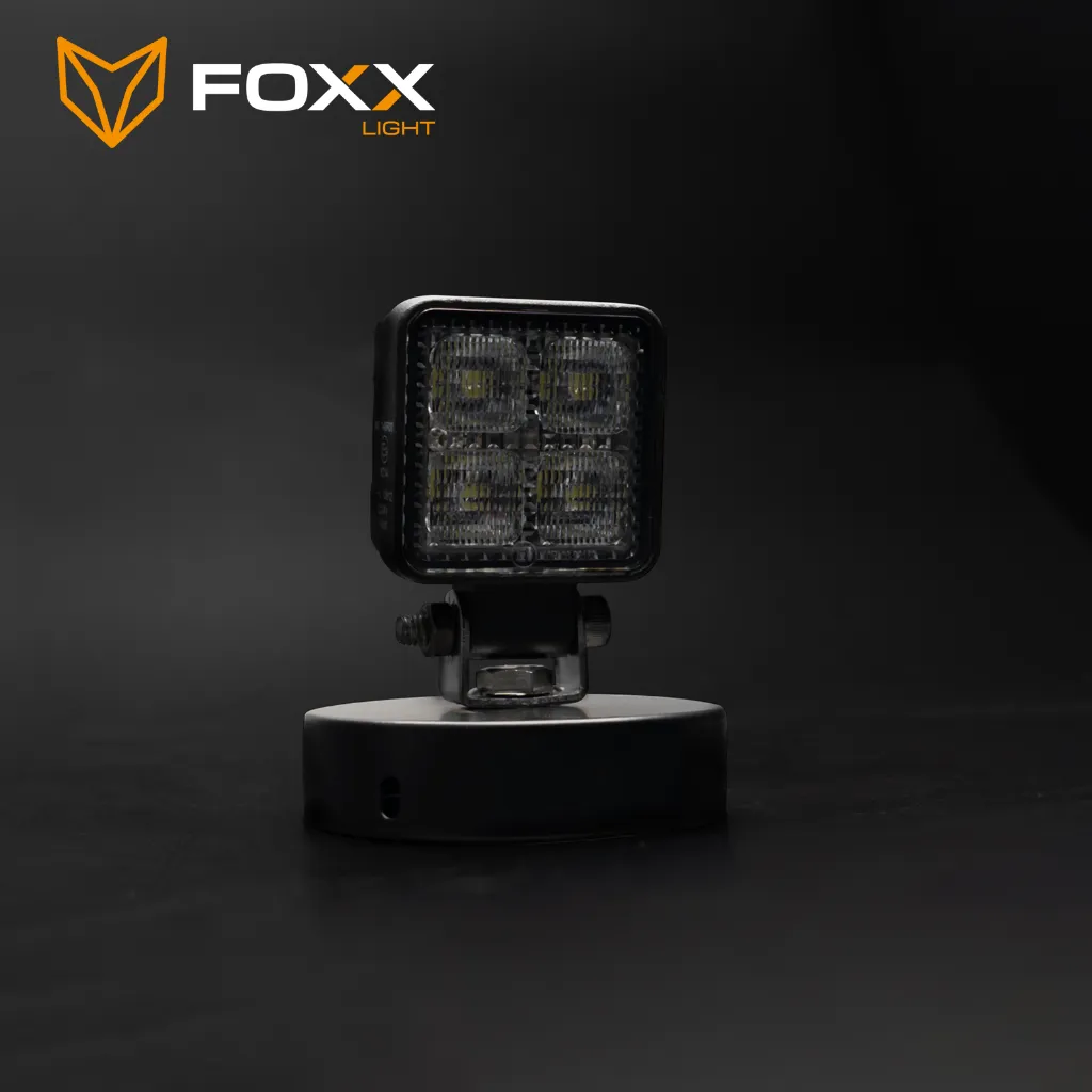 foxxlight-phantom-01-logo.webp