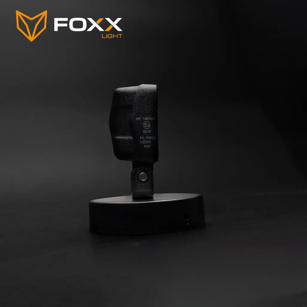 foxxlight-phantom-03-logo.webp