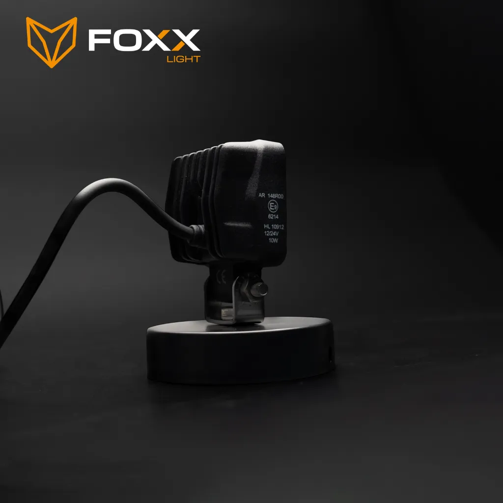 foxxlight-phantom-04-logo.webp