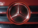 Émetteur d'étoiles Mercedes Actros rouge