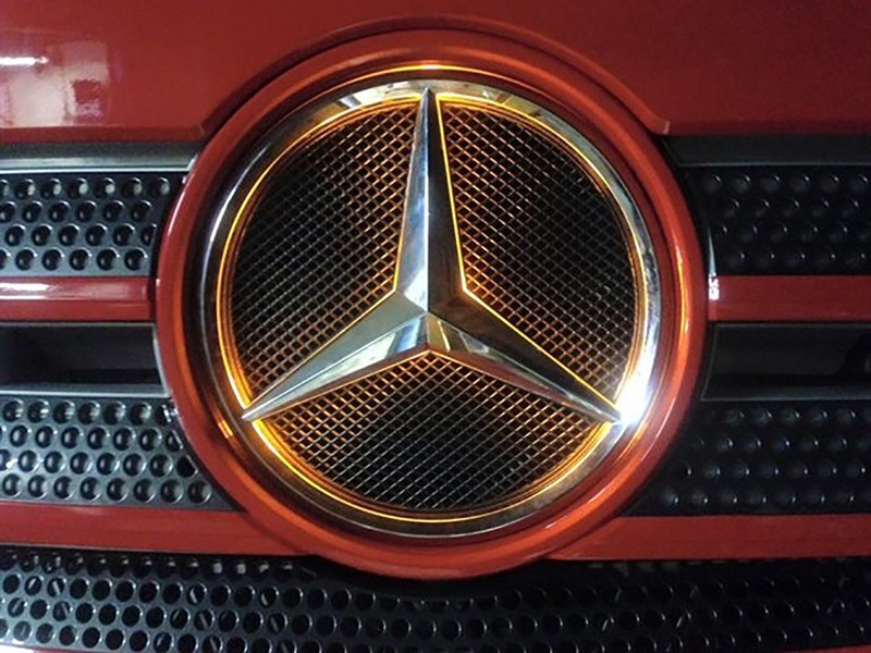 [A24621000] Émetteur d'étoiles Mercedes Actros orange